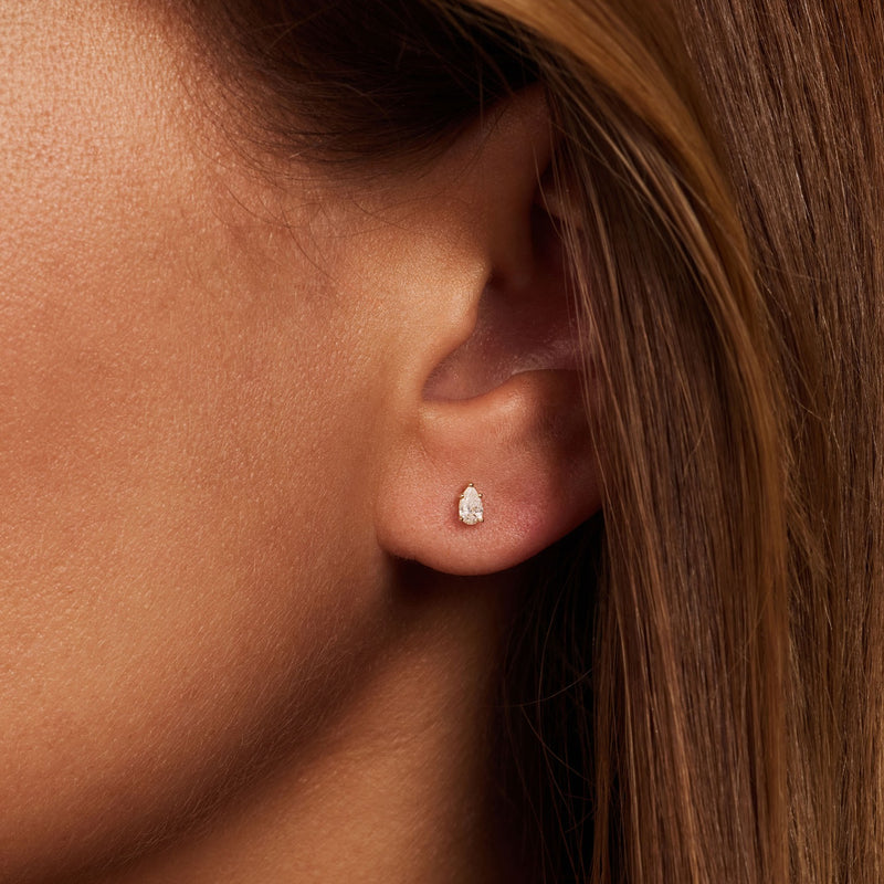 Isabel Bernard De la Paix Eloise 14 karat gold ear stud with diamond 0.2 carat IBD360036-zoom-