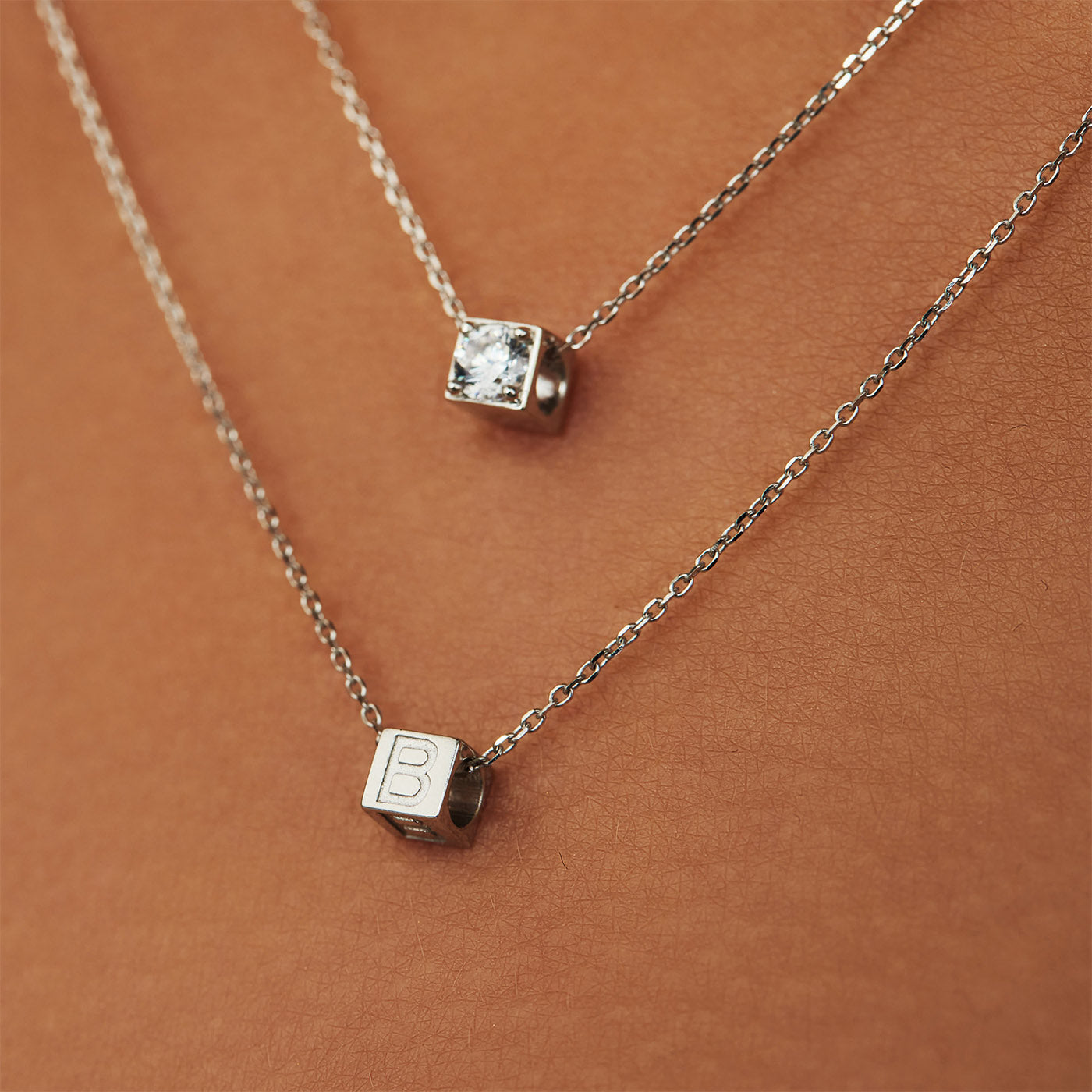 Isabel Bernard Saint Germain Felie 14 Carat Whitegold cube Charm IB350048