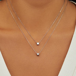 Isabel Bernard Saint Germain Felie 14 Karat | Weißgold Kubus Charm IB350048-zoom-