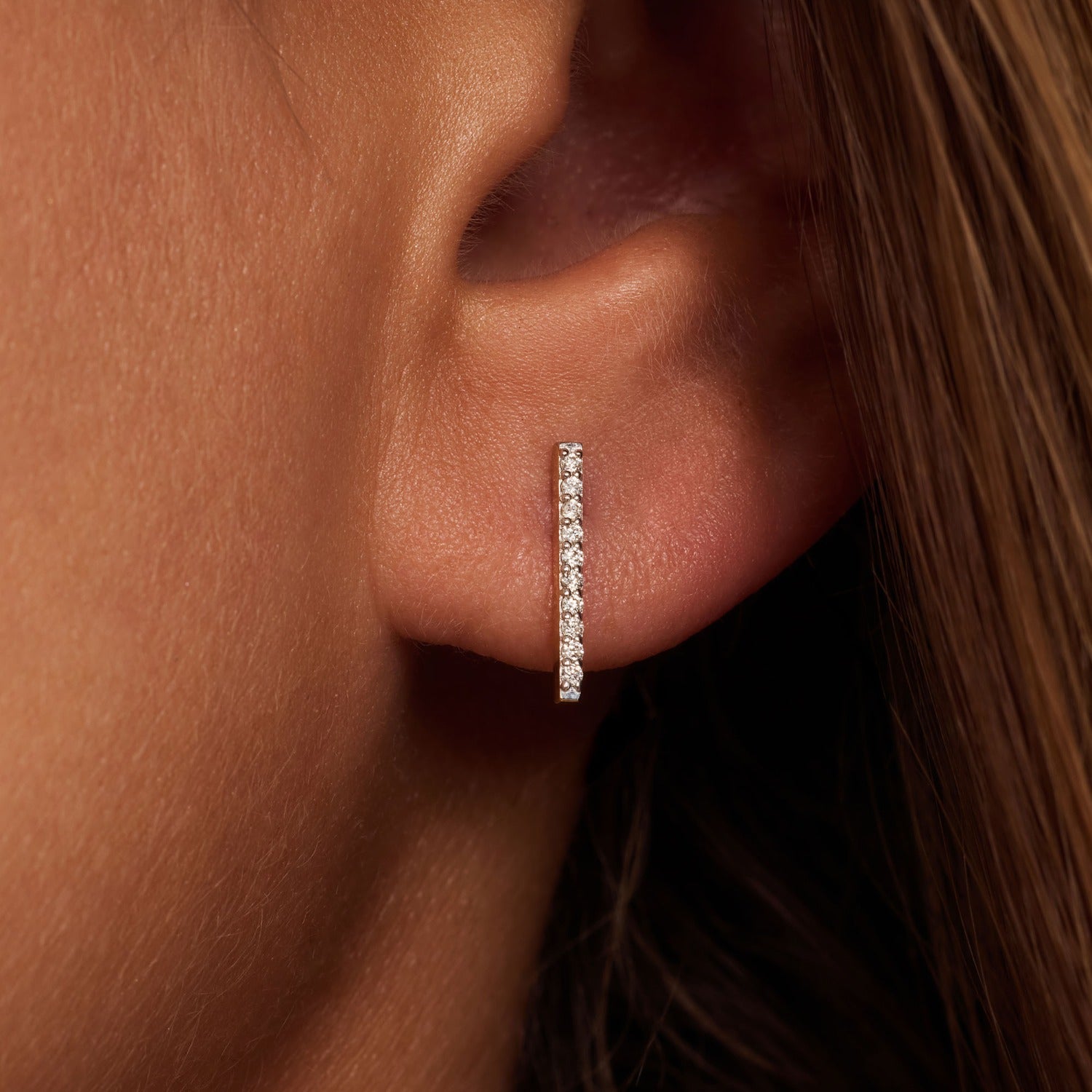 Isabel Bernard De la Paix Flavie 14 Karat gold ear studs with diamond 0.11 carat IBD360039