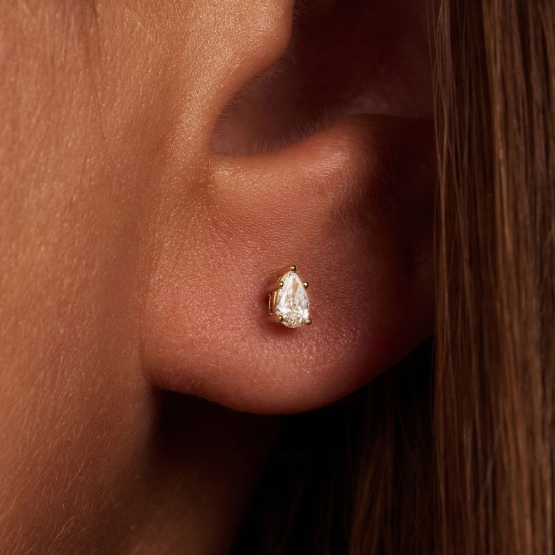 Isabel Bernard De la Paix Eloise 14 karat gold ear stud with diamond 0.2 carat IBD360036-zoom-