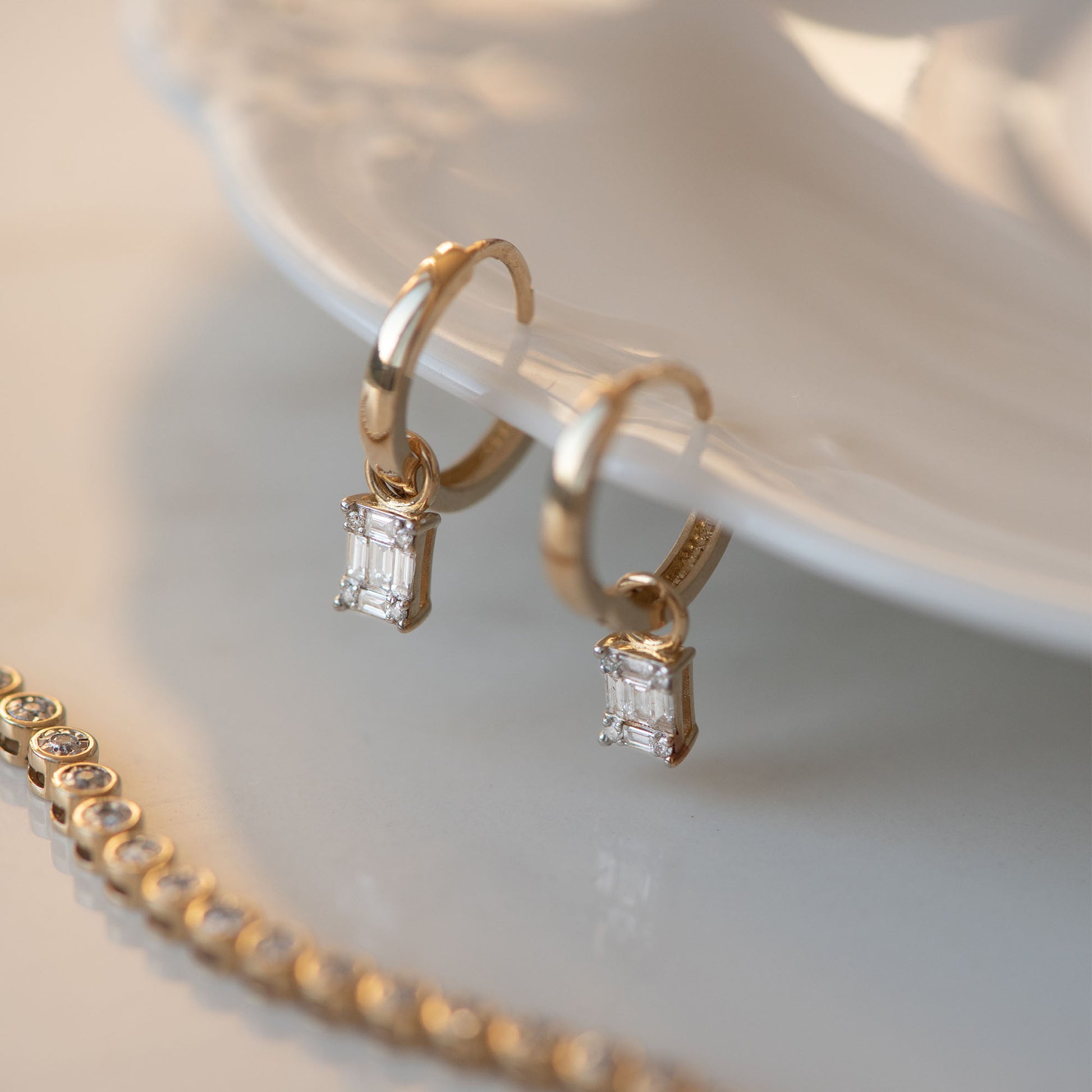 Isabel Bernard De la Paix Maxime 14 Carat Golden Hoop Earrings | diamond 0.18 ct | IBD360019