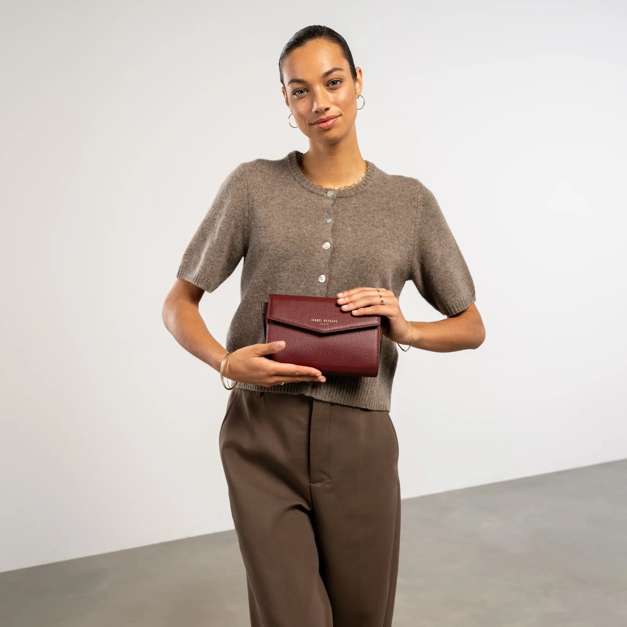 Isabel Bernard Honoré Lina Bordeaux Red Clutch With Detachable Shoulder Chain IB21135-052