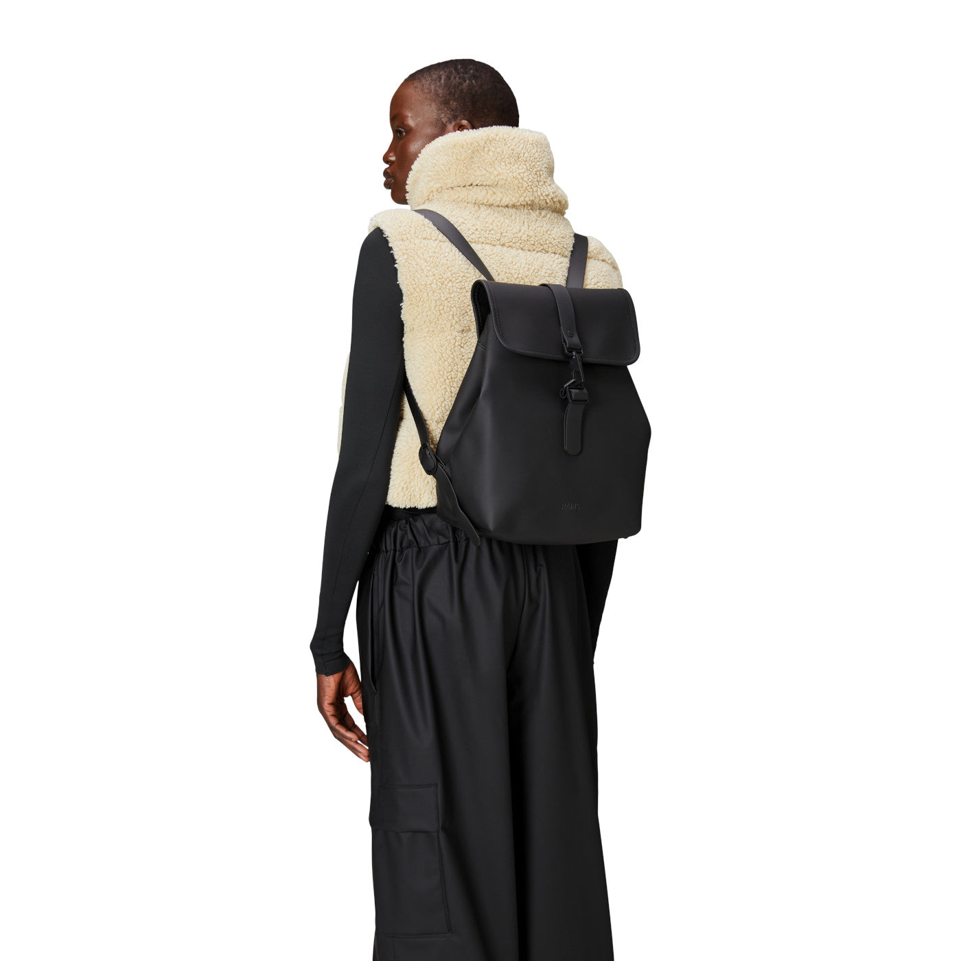 Rains Bucket Black Backpack R13040-01