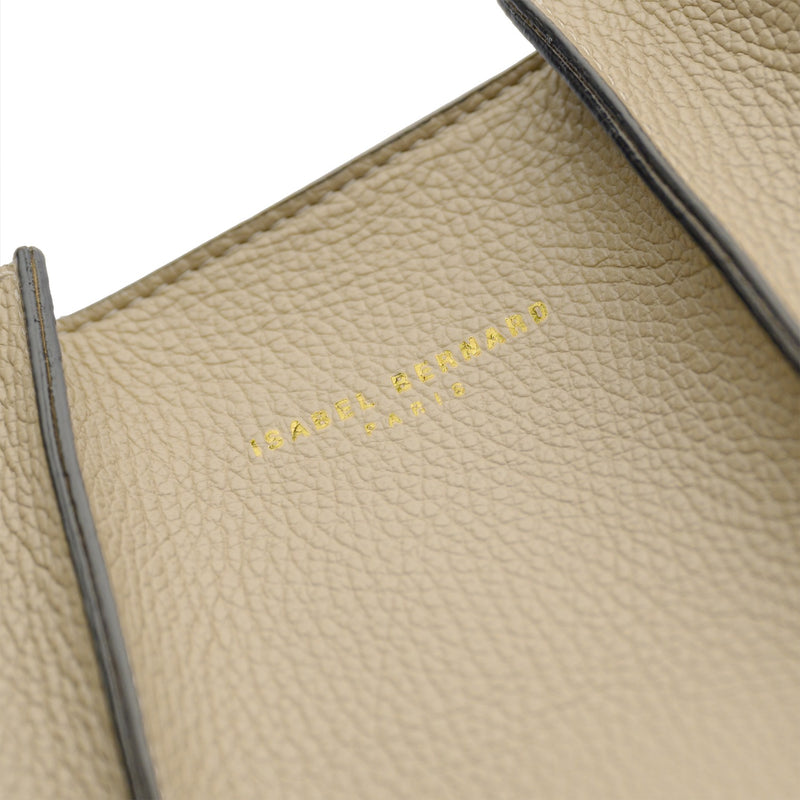 Isabel Bernard Femme Forte Macie Taupe Umhängetasche aus Kalbsleder IB25074-078-zoom-