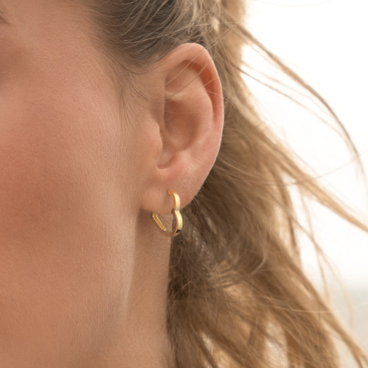 Jackie Gold 14 karat gold Hoop Earrings JKE23.357