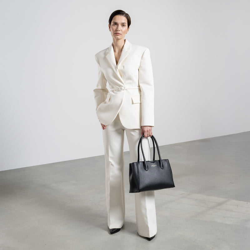 Isabel Bernard Honoré Cloe Midi Schwarze Handtasche aus Kalbsleder IB25082-001-zoom-