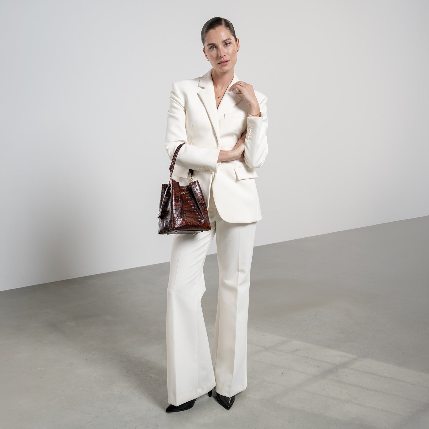 Isabel Bernard Femme Forte Minette Croco Brown Calfskin Leather Handbag IB21114-230