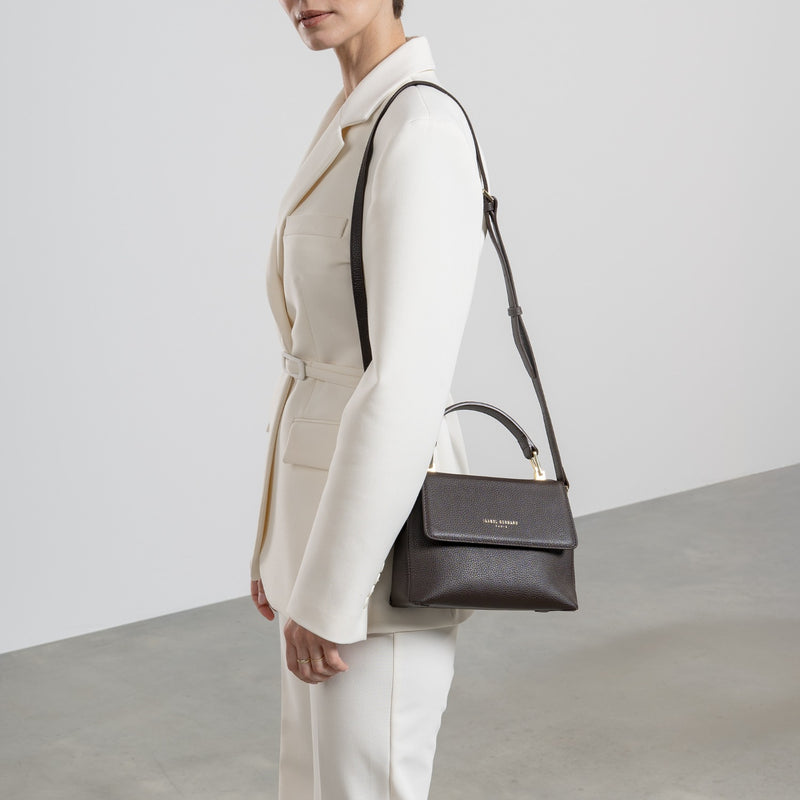 Isabel Bernard Femme Forte Heline Braune Kalbsleder Handtasche IB21130-zoom-