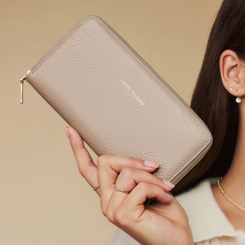 Isabel Bernard Honoré Léa Taupe Kalbsleder Portemonnaie mit Reißverschluss IB23017-zoom-