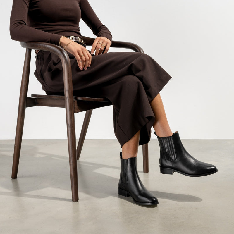 Isabel Bernard Vendôme Chey Schwarze Chelsea Boots aus Kalbsleder IB53012-001-42-zoom-