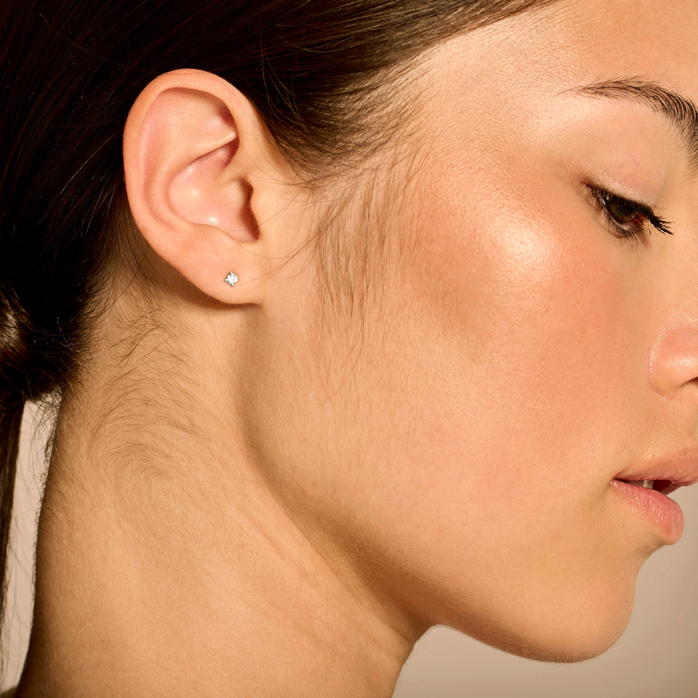 Blush Diamonds 14 karat white gold Ear Stud 7601WDI