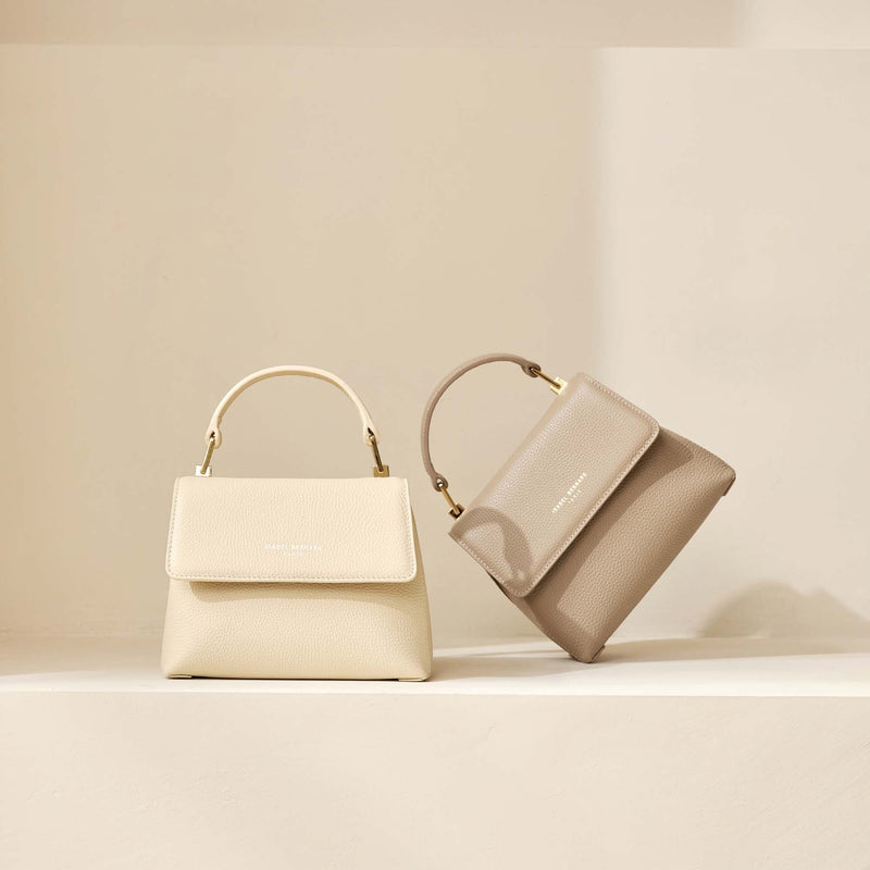 Isabel Bernard Femme Forte Heline Taupe Kalbsleder Handtasche IB21039-zoom-