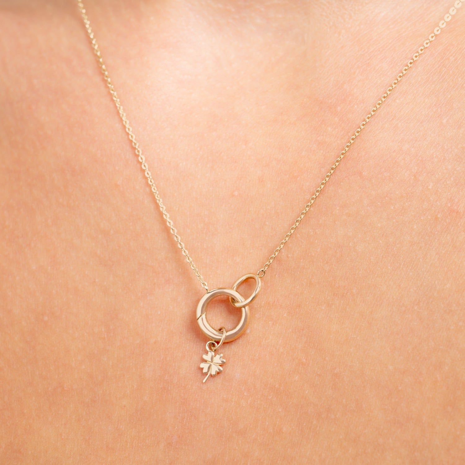 Isabel Bernard Le Marais Clover 14 karat gold charm IB350059