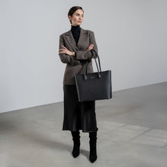 Isabel Bernard Honoré Lysanne Black Calfskin Shopper IB25022