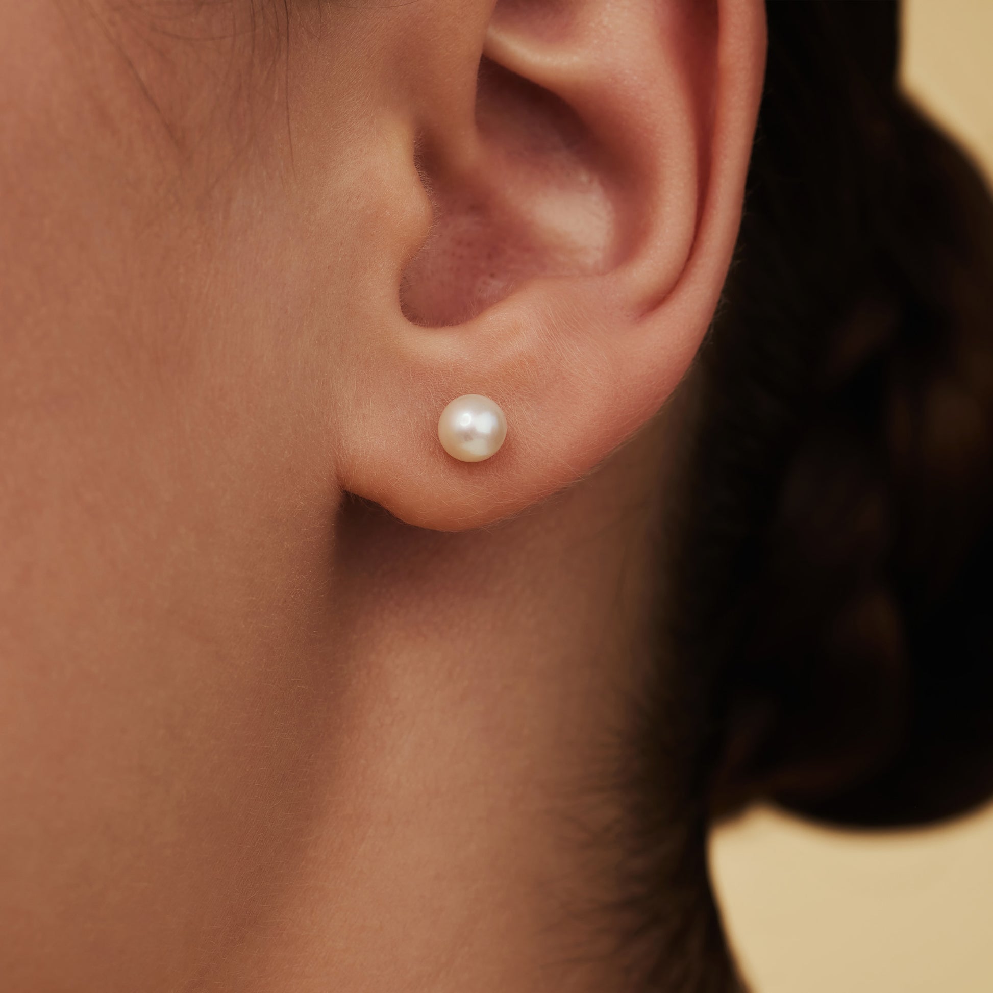 Isabel Bernard Belleville Luna 14 Carat Golden Ear Studs IB360132