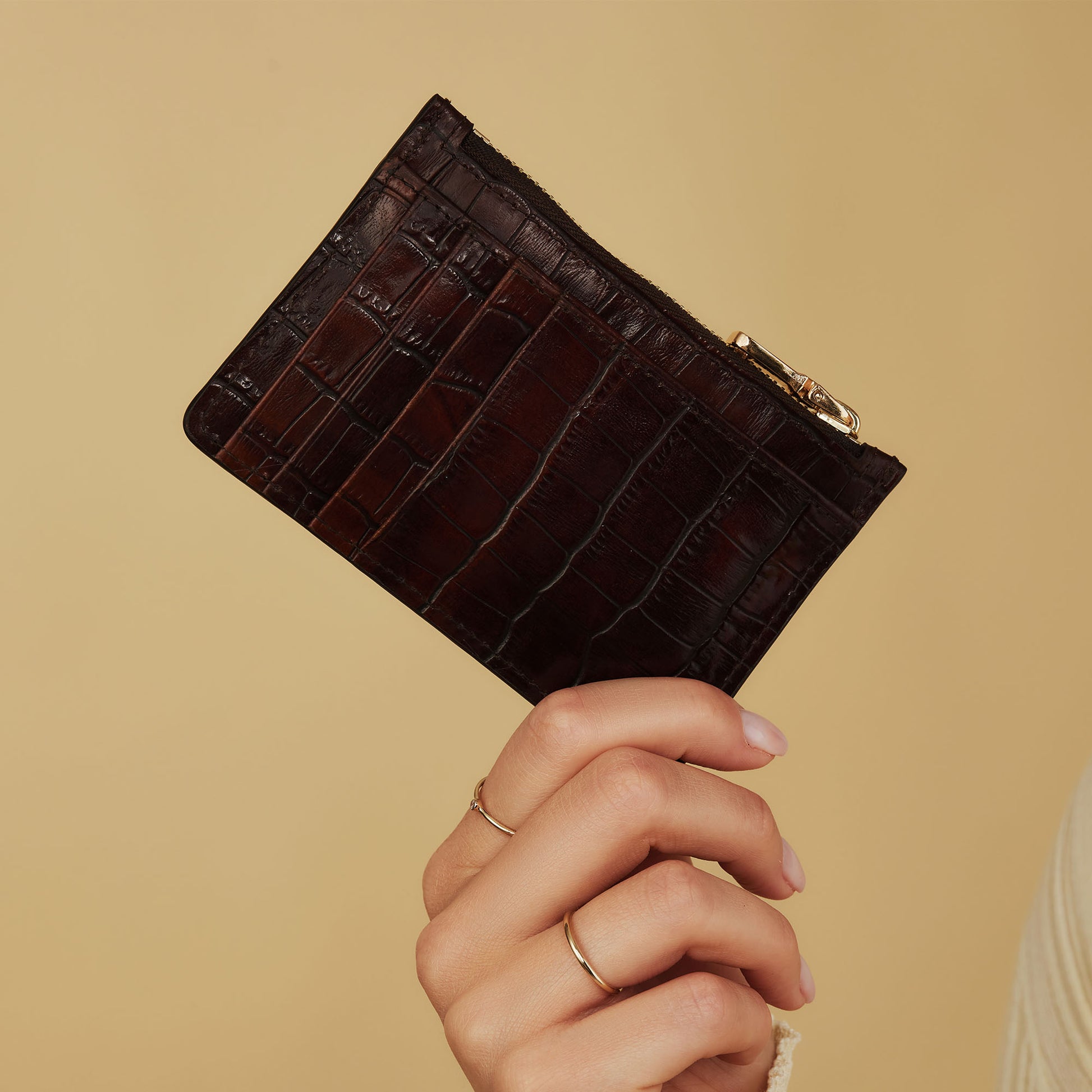 Isabel Bernard Honoré Aveline croco Brown Leather Card Holder made of Calfskin IB27019