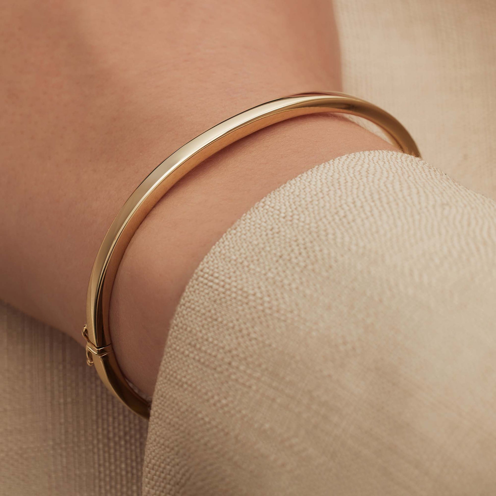 Isabel Bernard Cour d'Honneur Clara 14 Carat Golden Bangle IB320113-56