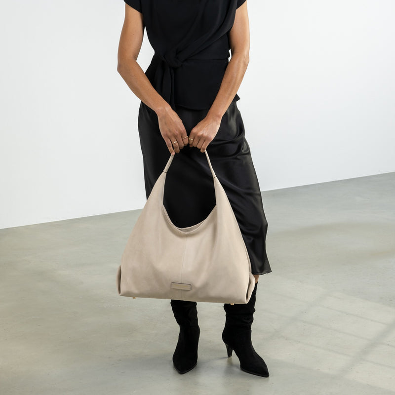 Isabel Bernard Honoré Grace cremefarbene Wildleder-Schultertasche IB25093-170-zoom-