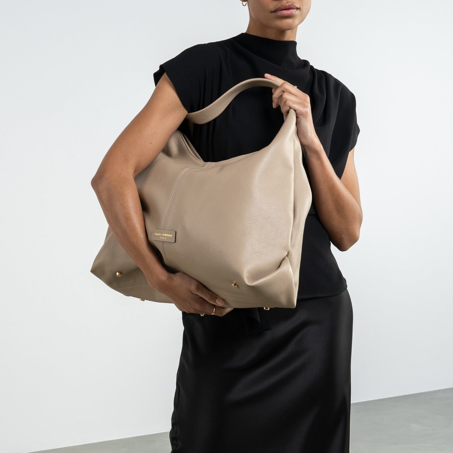 Isabel Bernard Honoré Grace taupe calfskin leather shoulder bag IB25093-078