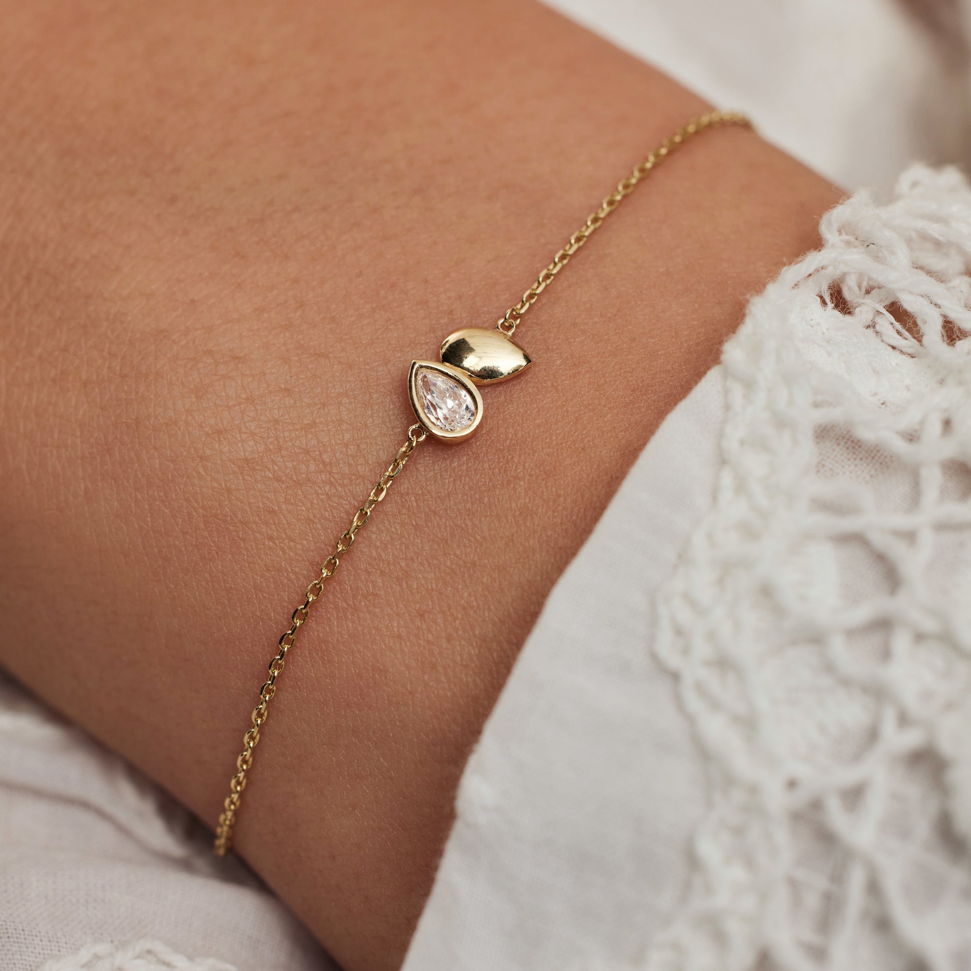 Beloro Jewels Regalo d'Amore 9 carat gold Necklace and Bracelet Giftset BO90016