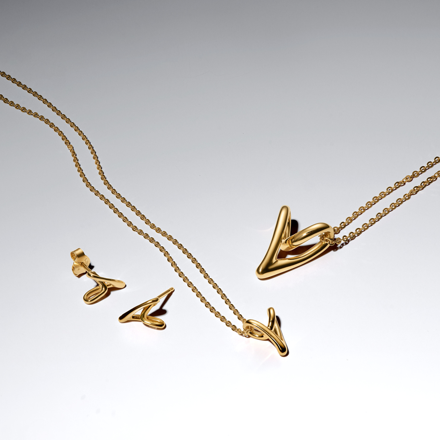 Pandora Essence Gold Plated Organic Shaped Necklace With Small Heart-Shaped Pendant 364360C00-45