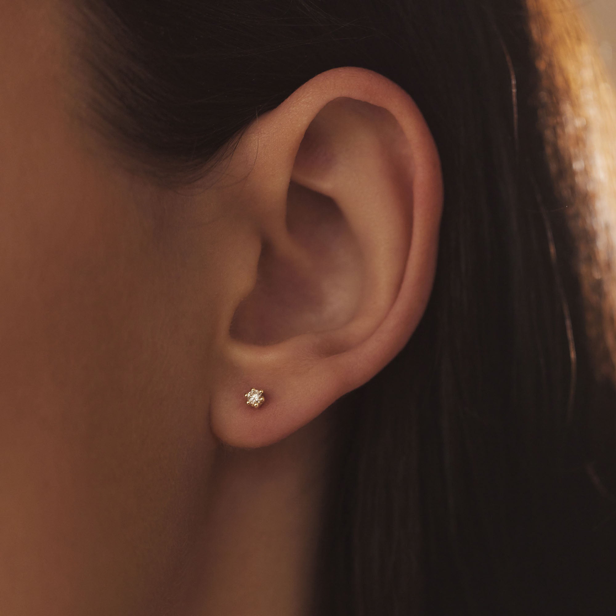 Isabel Bernard De la Paix Emily 14 Carat Golden Ear Studs | diamond 0.10 ct | IBD360007
