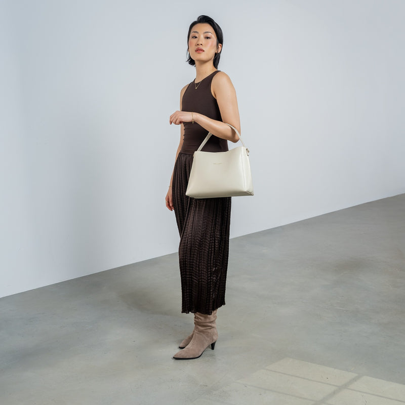 Isabel Bernard Montmartre Béatrice cremefarbene Ledertasche aus Naturleder IB25095-370-zoom-