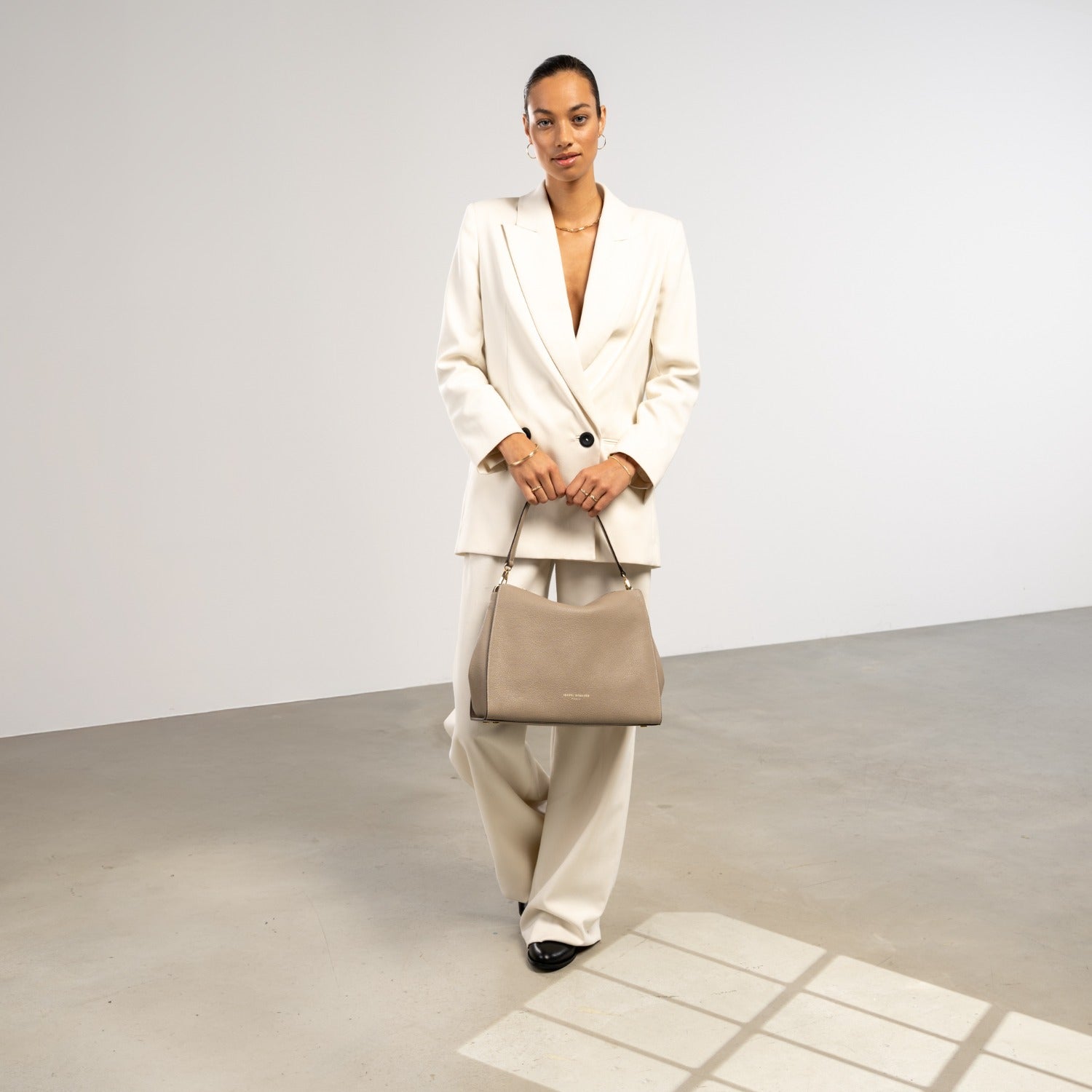 Isabel Bernard Honoré Emma Taupe Shoulder Bag IB21134-078