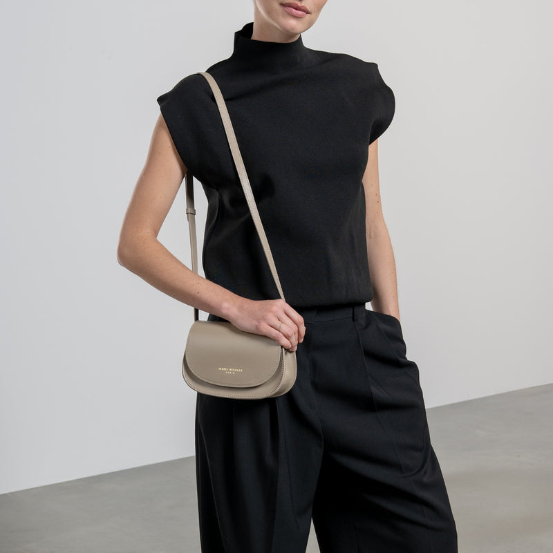 Isabel Bernard Montmartre Manon Taupe Naturleder Crossbody Tasche IB21116-zoom-