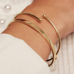 Isabel Bernard Cadeau d'Isabel 14 karat gold bracelet bangle and hoop earrings gift set IB90179