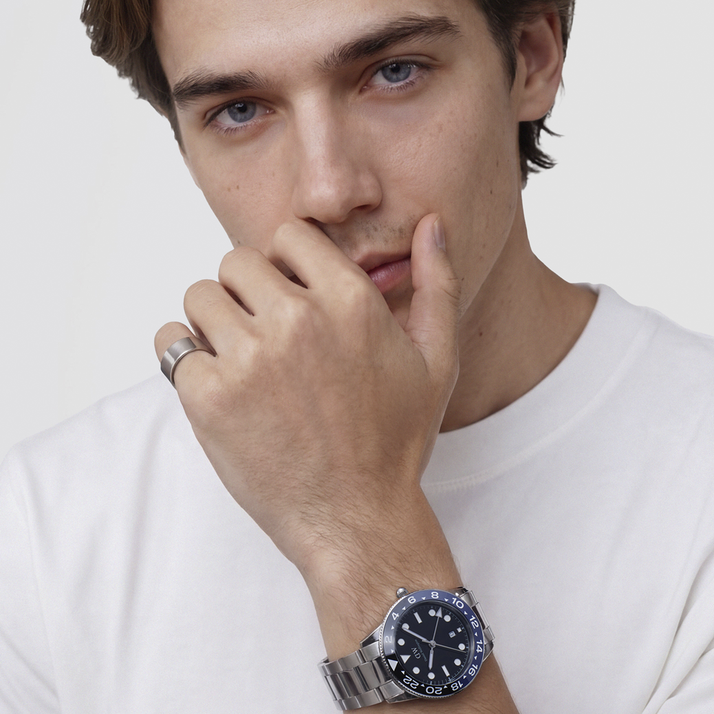 Daniel Wellington Iconic Link Black Blue Ceramic Bezel Men's Watch DW00100921