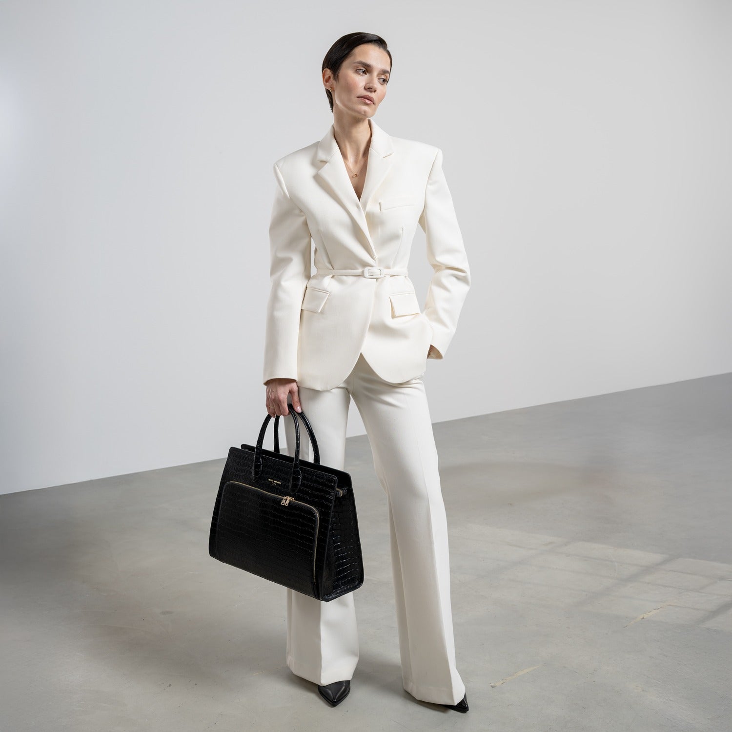 Isabel Bernard Honoré Nadine Black Croco Leather Handbag made of Calfskin IB25033