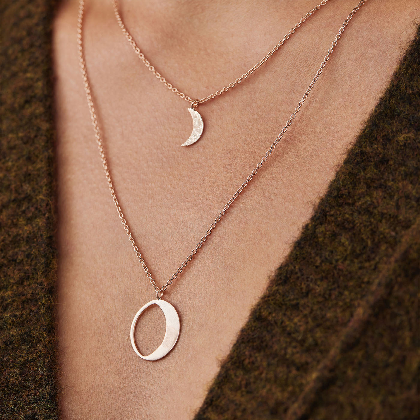 Violet Hamden Luminous Luna Rosegold Necklace VH10105 (Adjustable between 40-50 cm)