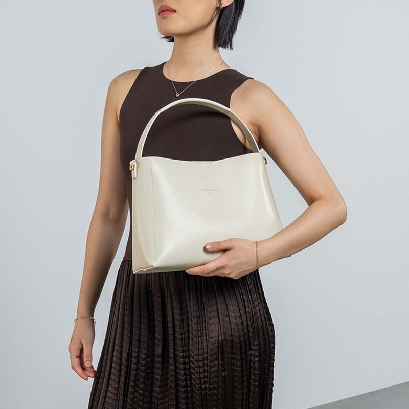 Isabel Bernard Montmartre Béatrice cremefarbene Ledertasche aus Naturleder IB25095-370-zoom-