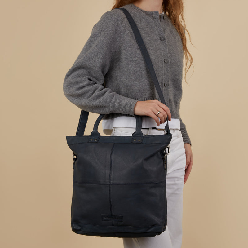 The Chesterfield Brand Ontario Blue Leather Shopper C38.019810-zoom-