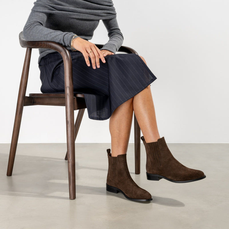 Isabel Bernard Vendôme Chey Braune Chelsea Boots aus Veloursleder IB53012-130-38-zoom-